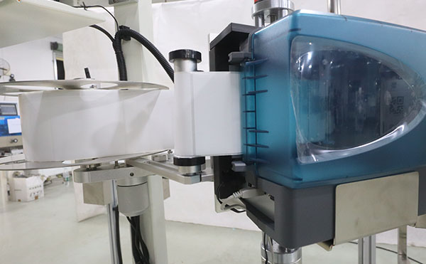 即時打印貼標機,打印貼標機設(shè)備,貼標機廠家,高臻智能