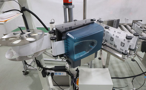 全自動面單貼標(biāo)機(jī),面單貼標(biāo)機(jī),全自動不干膠貼標(biāo)機(jī)廠家